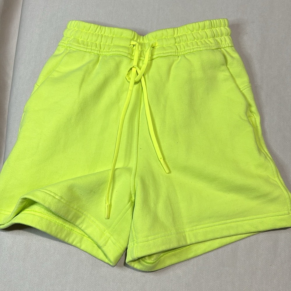 Lululemon Scuba Shorts EUC